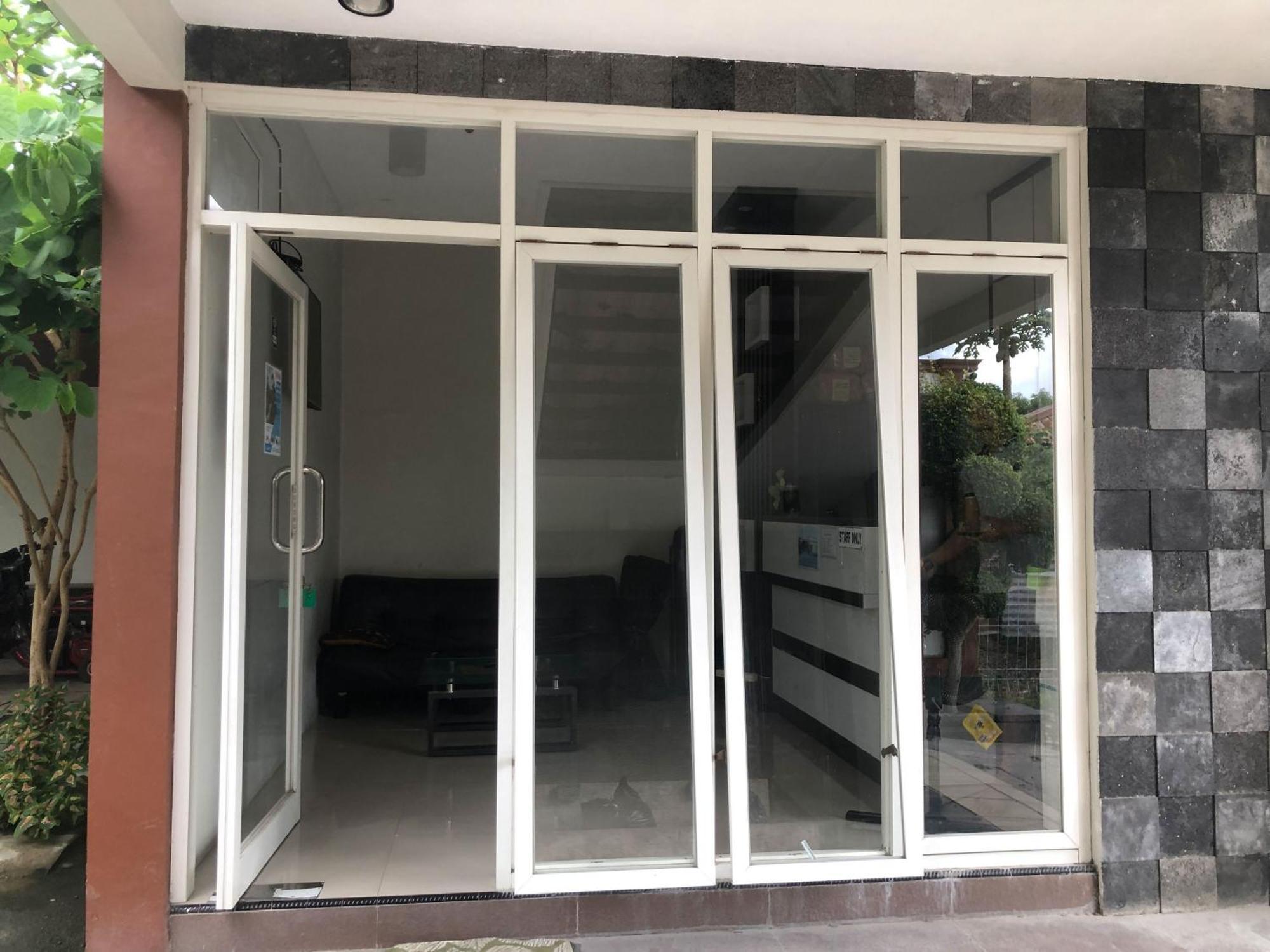 Reddooz Plus At Ininnawa Homestay Syariah Palu Exterior photo